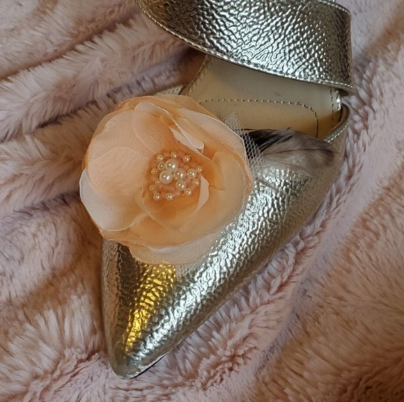 Peach & Pearl Vintage Handmade Shoe Clips - Picture 8 of 9